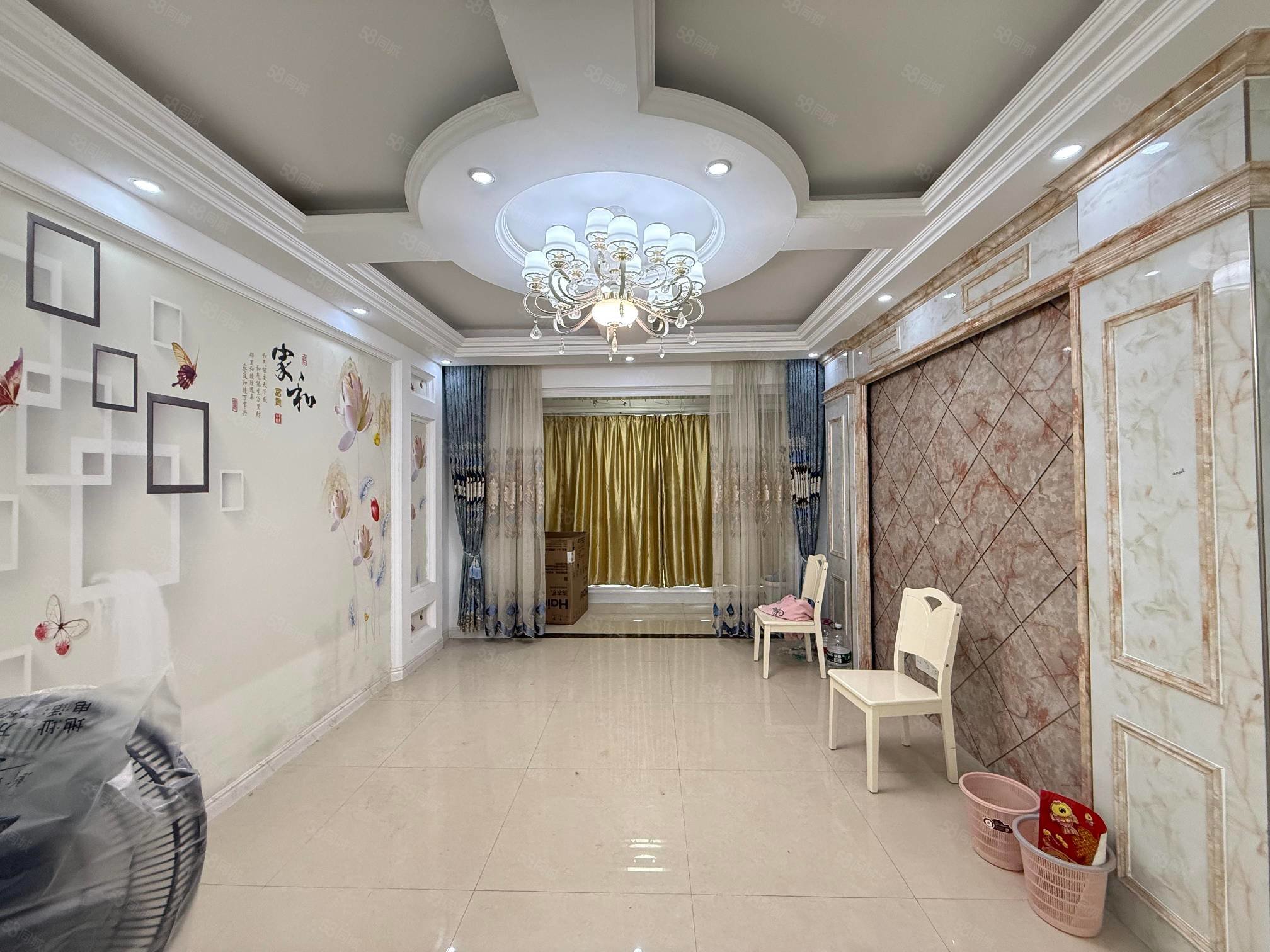 奥林清华3室2厅1卫111㎡南北52万