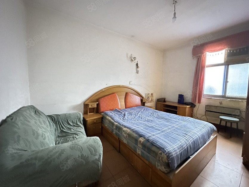 轮胎东村1室1厅1卫32㎡南8.5万