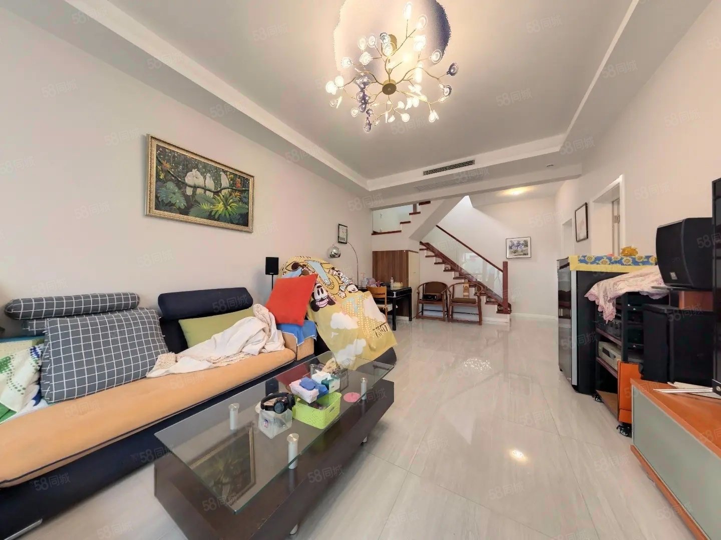 潤(rùn)西山苑4室2廳3衛(wèi)203.19㎡南790萬