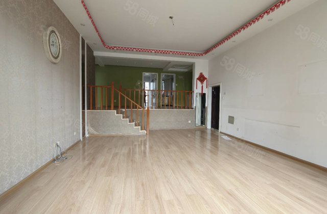 孟达新水明珠！错层三室！全天无遮挡！层高3 多