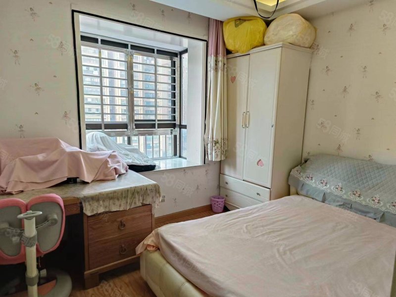 公园一号3室2厅2卫125.87㎡南北130万