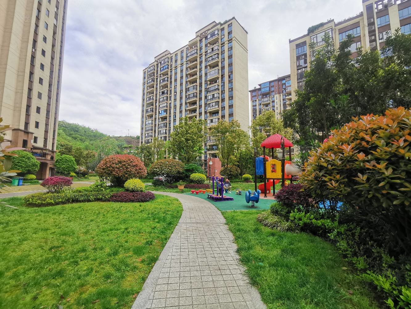 碧桂园遵义1号联排小别墅使用面积300平带花园降价急售