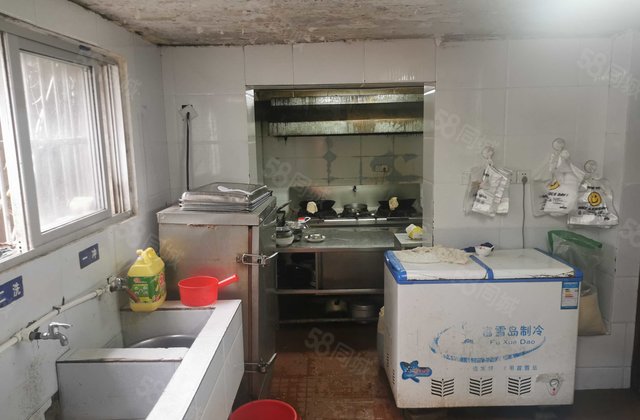 正岩新区6室2厅220㎡132万二手房图片