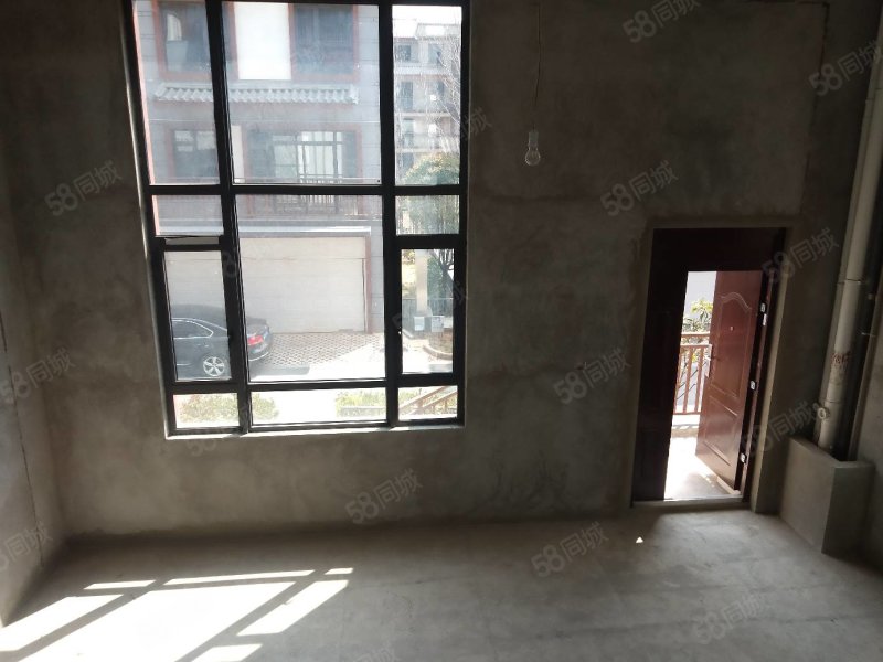 【10图】北 体育场旁198万买4层联排别墅双车库入户,中云御府-丽江58