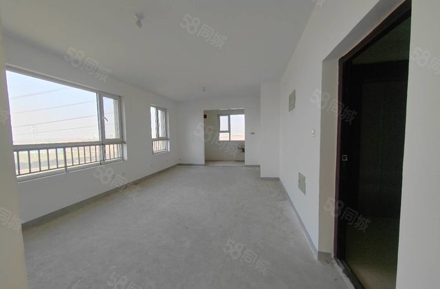 两梯两户的西边户 好楼层 未住带车储 有钥匙可按揭