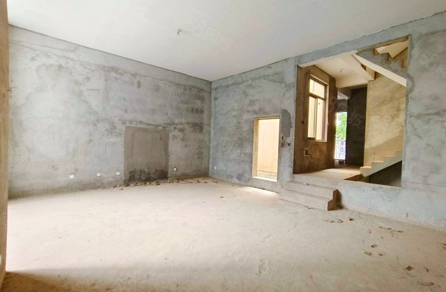 龙湾国际社区(别墅)3室2厅228.58㎡288万二手房图片