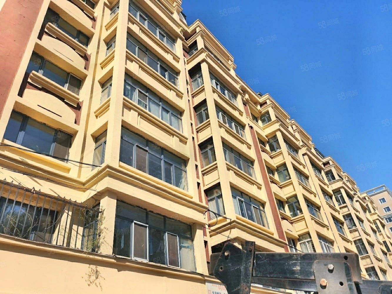 万达公寓(香坊)1室1厅1卫42㎡南24.5万