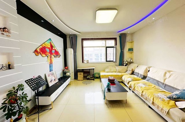 一楼三居室 带车位储藏室 可按揭