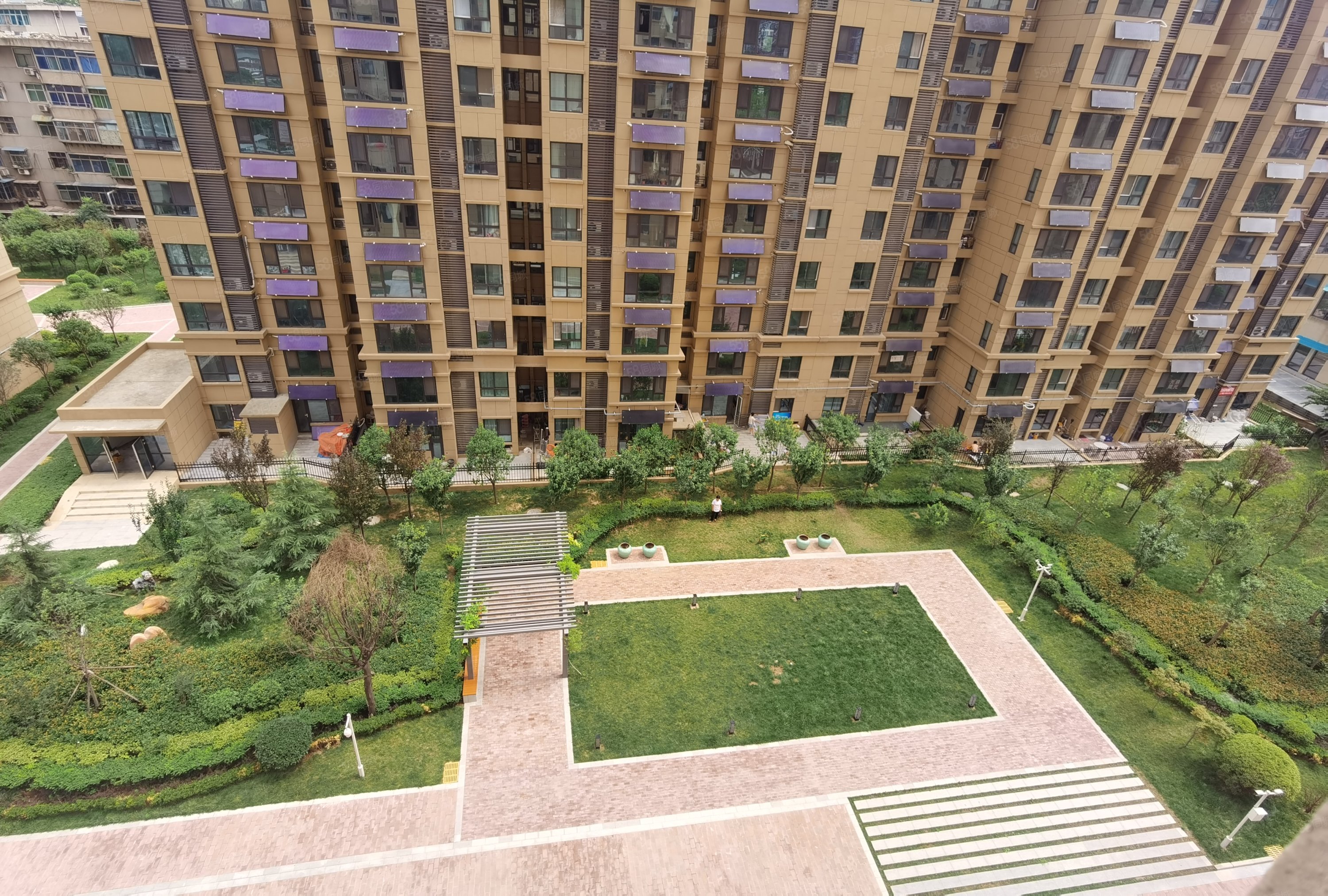 馥桂园铂峰3室2厅2卫107㎡南北168万