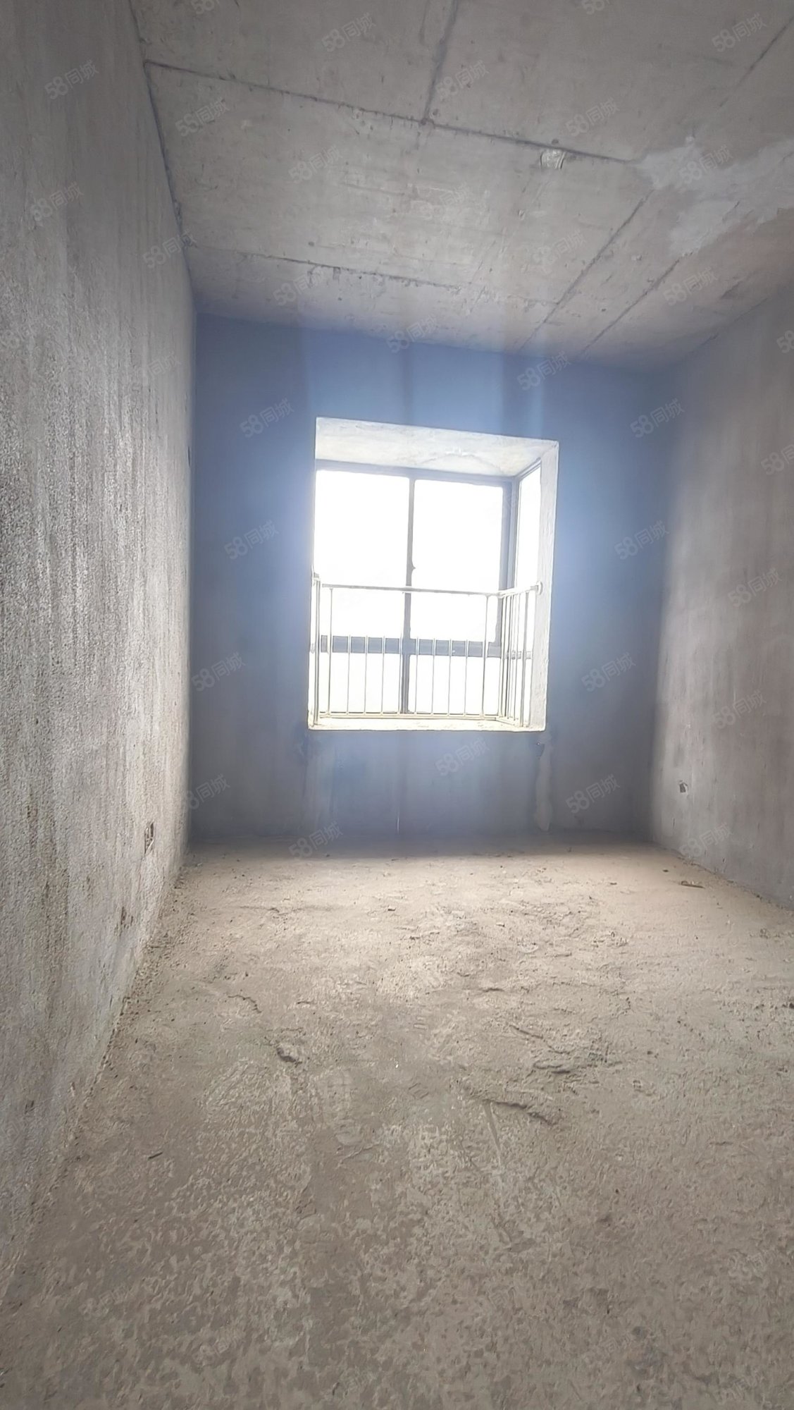 东湖花苑3室2厅2卫131㎡南北96万