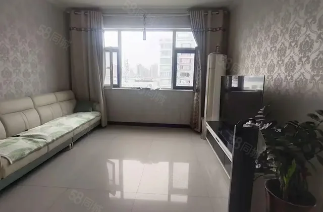 市医院运河边，富贵花园，四室带车库，边户