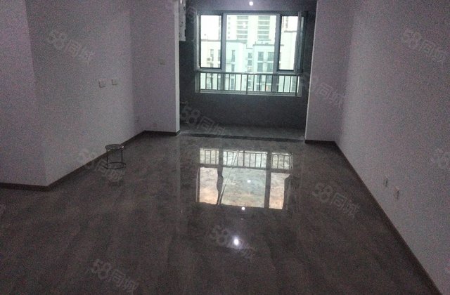 ，奥森  ，三室新房未住，