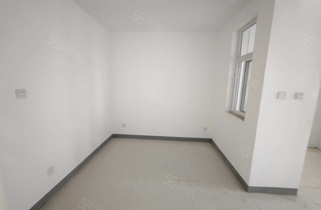 急售！亿丰生活广场 南北通透两室 免大税带储藏室 随时可看房