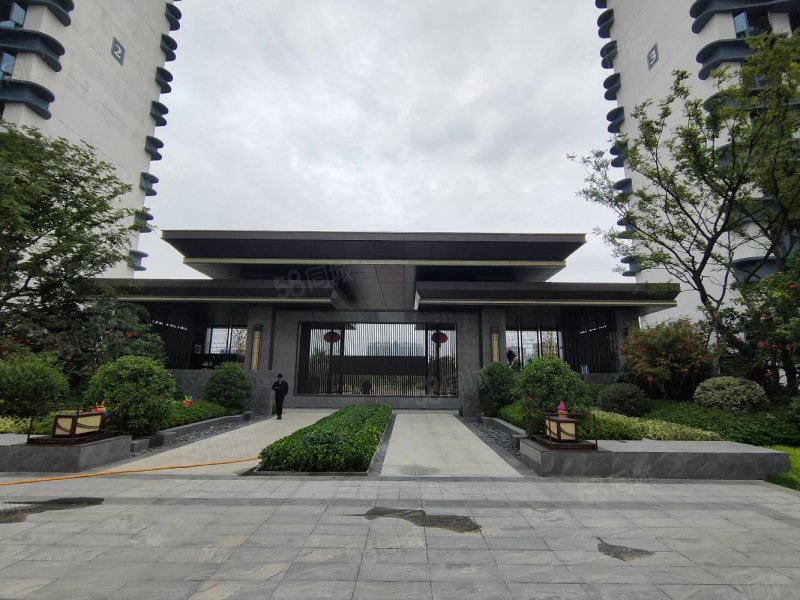 东津世纪城1区唐宁岸4室2厅2卫129㎡南北117万