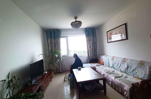 三室朝阳的户型，采光通风好，停车方便，中间楼层 有证能贷款