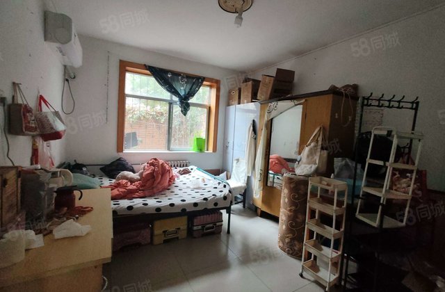 60平   人民公园  简单装修 2室1厅    孝心一楼