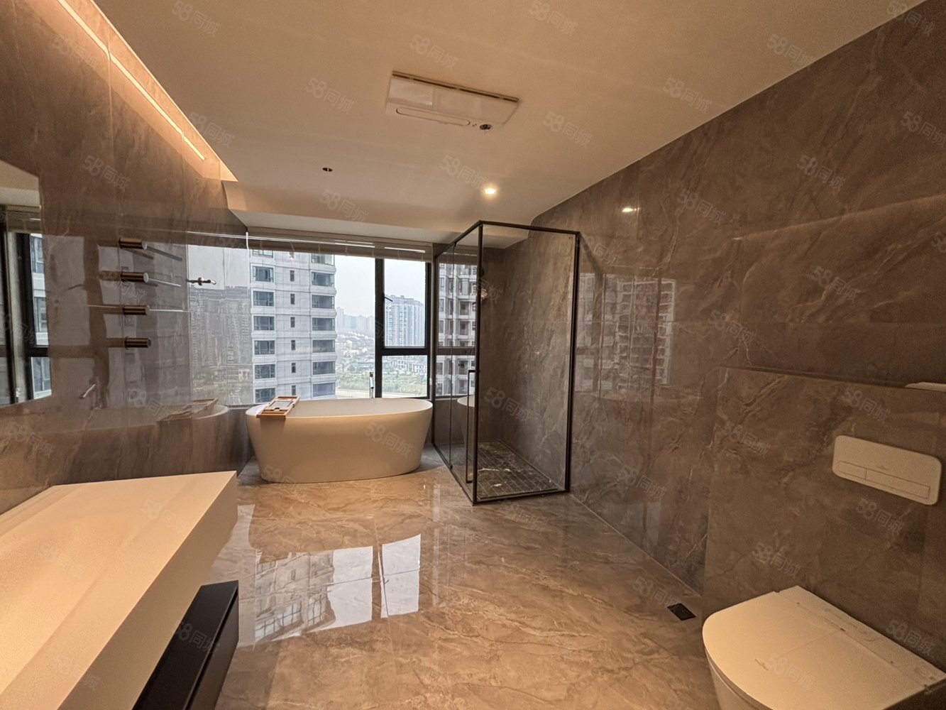 天秀湾4室2厅2卫201㎡南北278万