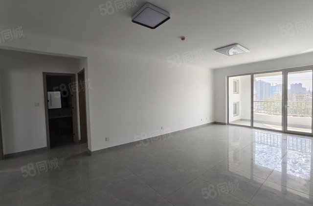 房东急售 已交房 送车位 储藏室 诚心出 可以看的 保证真实