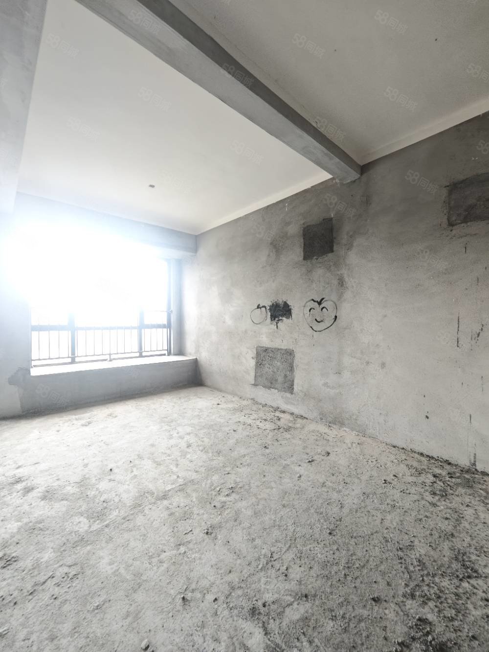 港中旅公元6室2厅3卫186㎡南北180万