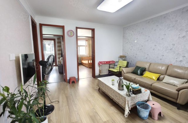 安民小区，柳泉花园，多层三楼精装，小区免费停车。