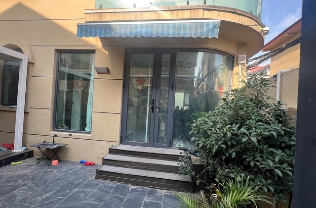 区妇幼附近！六室别墅好户型 ！精装地暖房 ！房东诚心出售！