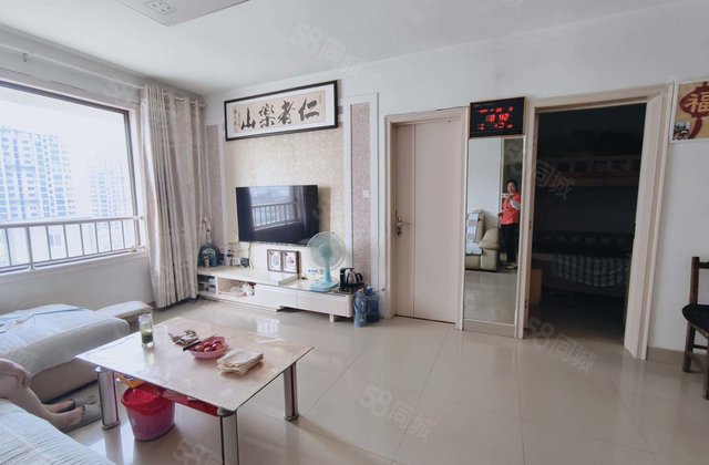 医疗配套成熟 小三房 有电梯 房龄新 产权清晰 交通便捷