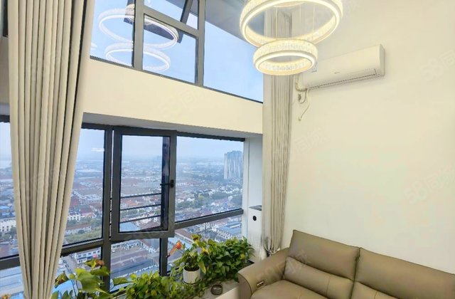 盛泽天虹购物中心1室1厅33㎡37万二手房图片