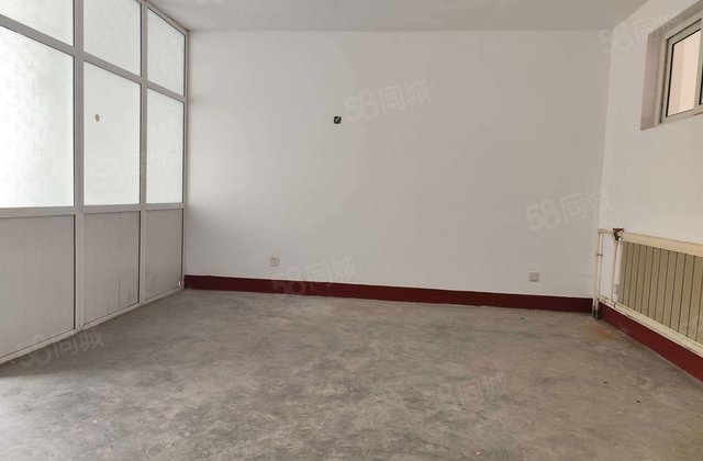 香江附近1楼     低于市场价   急售