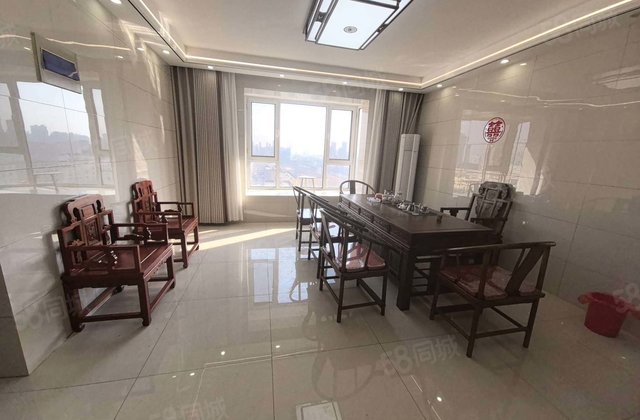 市中心！铁塔附近 华港顺河城 东边户 免大税 房东急售可议价