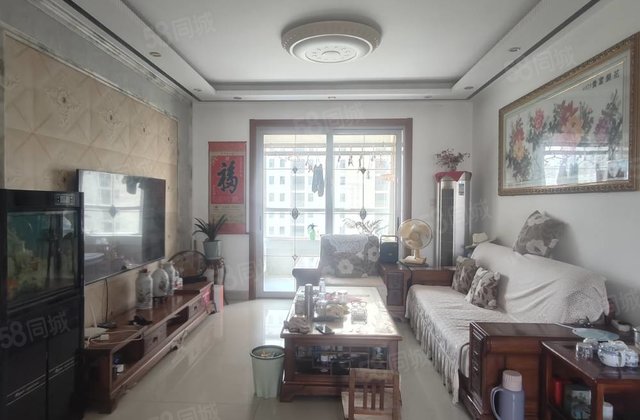 徒骇河旁电梯小高层经典三叶草户型，精装三室双卫，方正布局合理