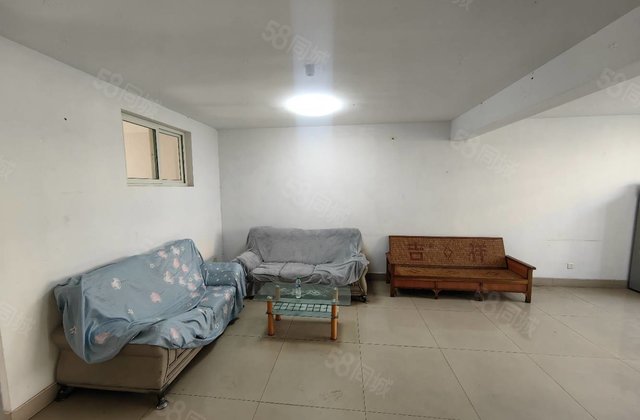 伟业中华苑。三室。随时看房。南北通透。送储藏室