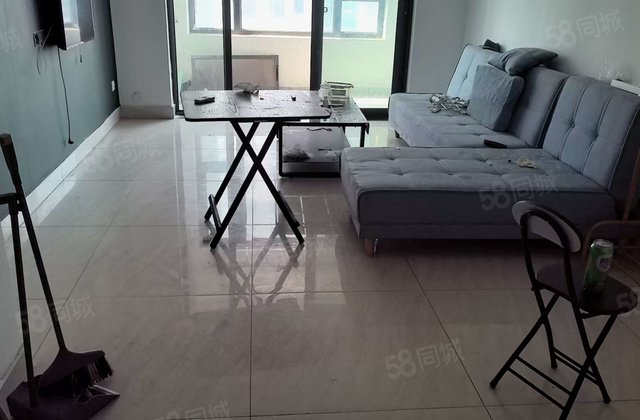 荣盛锦绣观邸 带电梯 出行方便 楼层好 商品住宅 近医院
