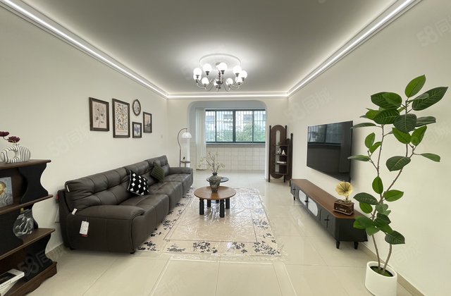 大学城 滨河花园 超大三居室 三叶草户型送全新家具家电