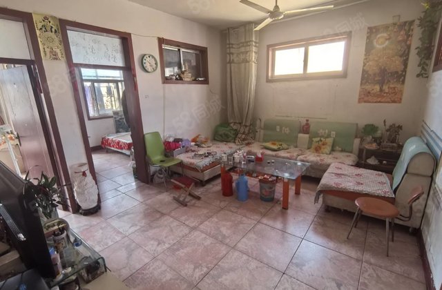 急售，单价4千多，湖边附近西边户三室    乐园  随时看房