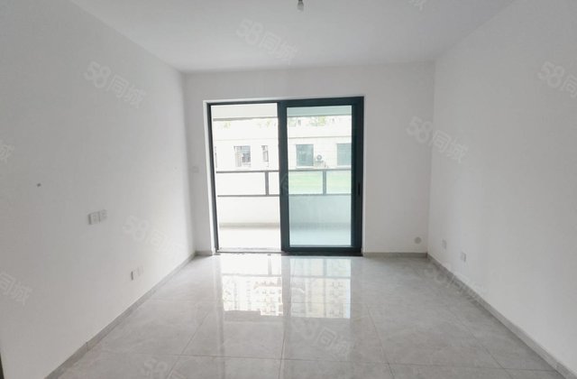 新房未住前排！三叶草户型走一手正常贷款！星光理想城带车位储！