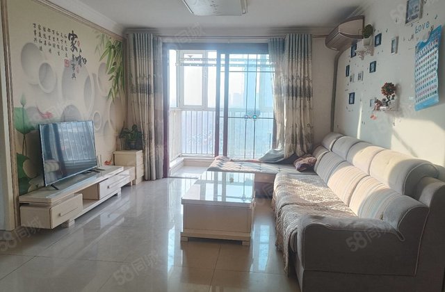 阿尔卡迪亚一二期  电梯10楼  精装修婚房  三室两厅边户