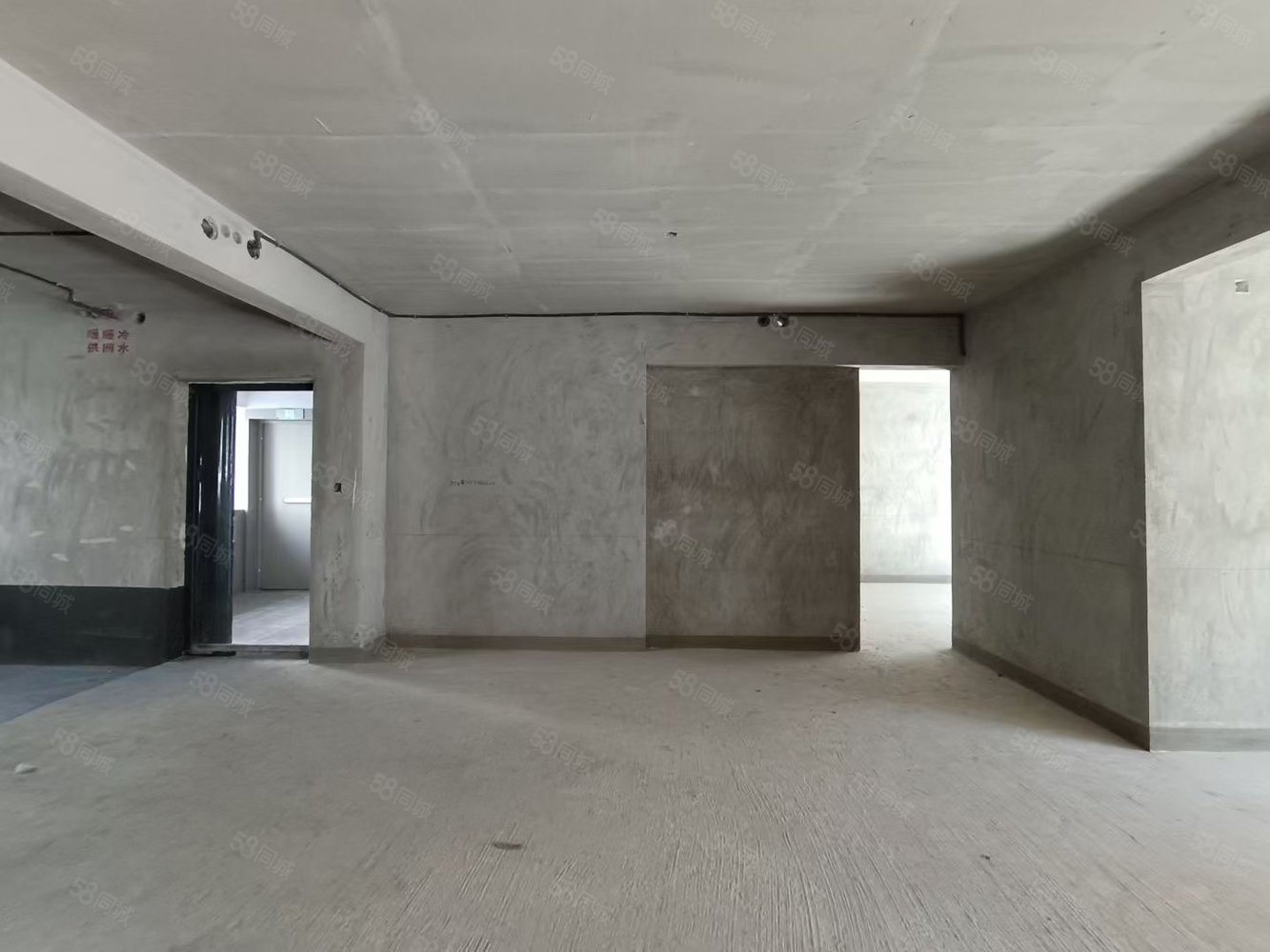 国瑞麓林府4室2厅3卫143㎡南北125万