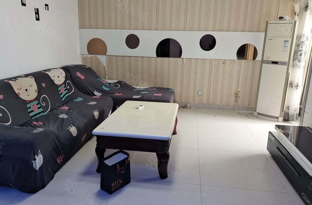 站前街 南北通透 带电梯 装修好 产权清晰 医疗配套成熟