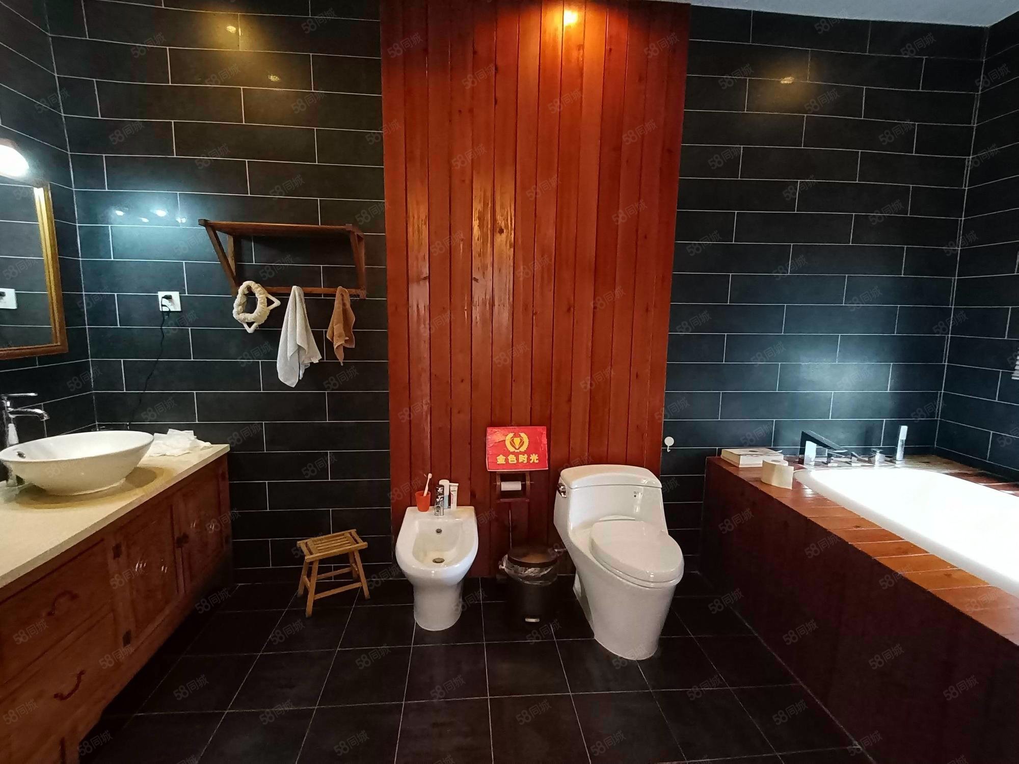 亞瀾灣(別墅)6室4廳3衛(wèi)449.49㎡南北1199萬