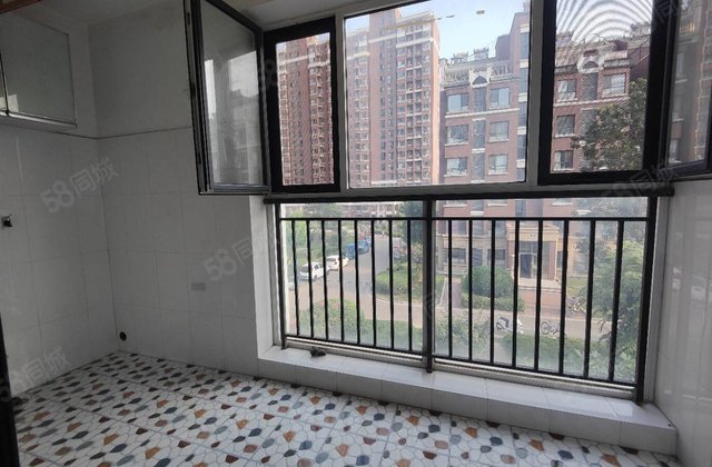 徒骇河旁 电梯洋房东边户 水岸花语 中间楼层 诚心出售