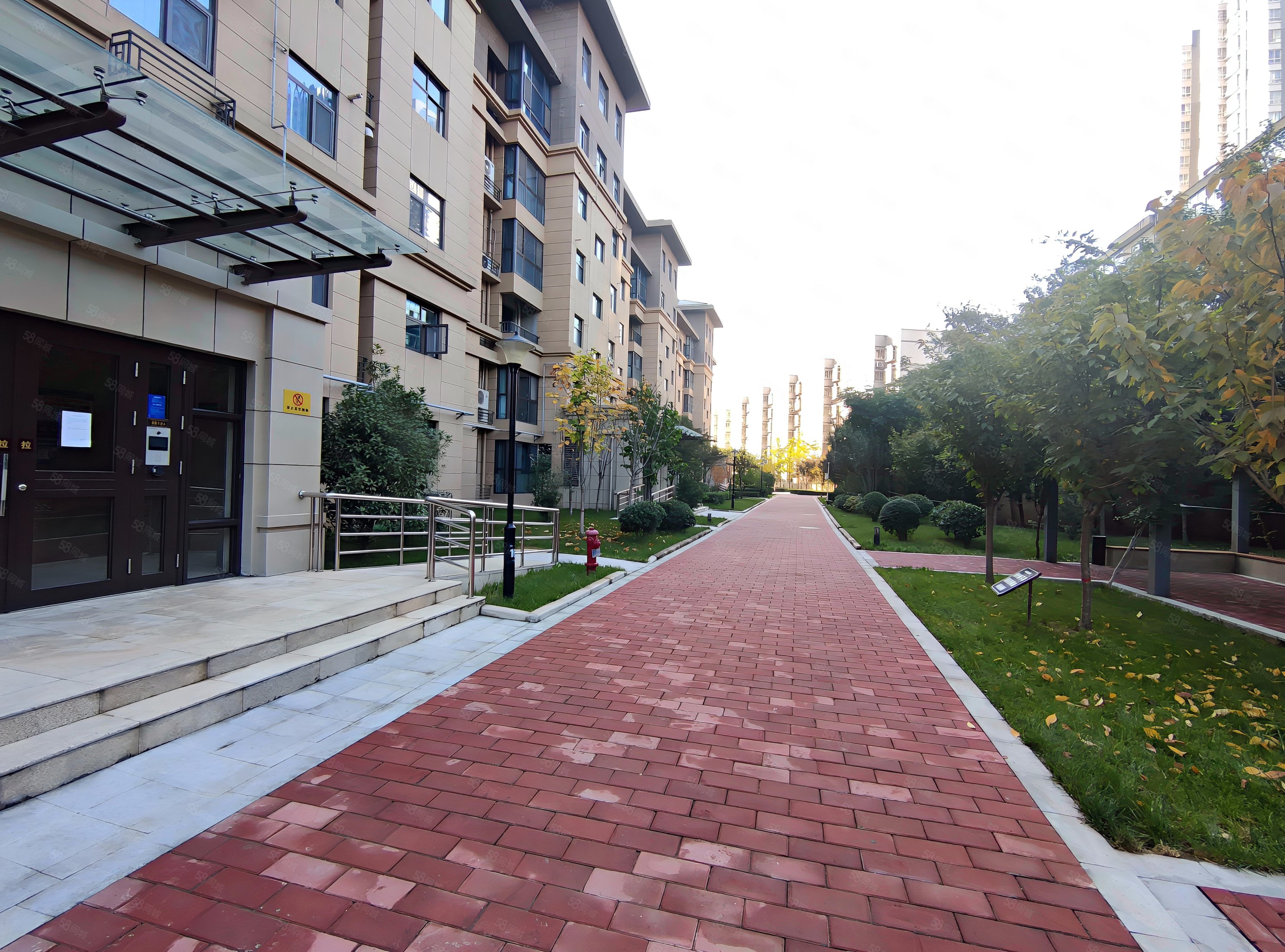 正规商品房 满二 次新小区 有电梯 商业配套成熟,馥桂园铂峰-西安58