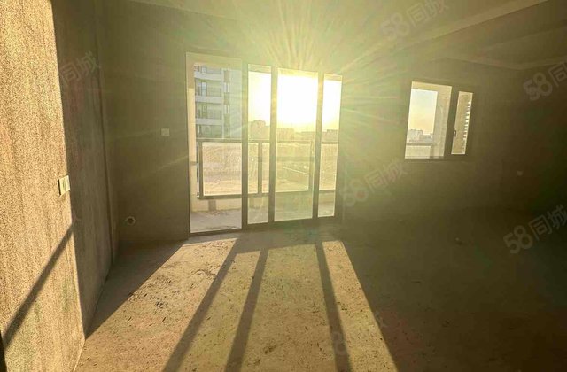 宝龙雅戈尔江汇城(27-39幢)4室2厅139.1㎡330万二手房图片