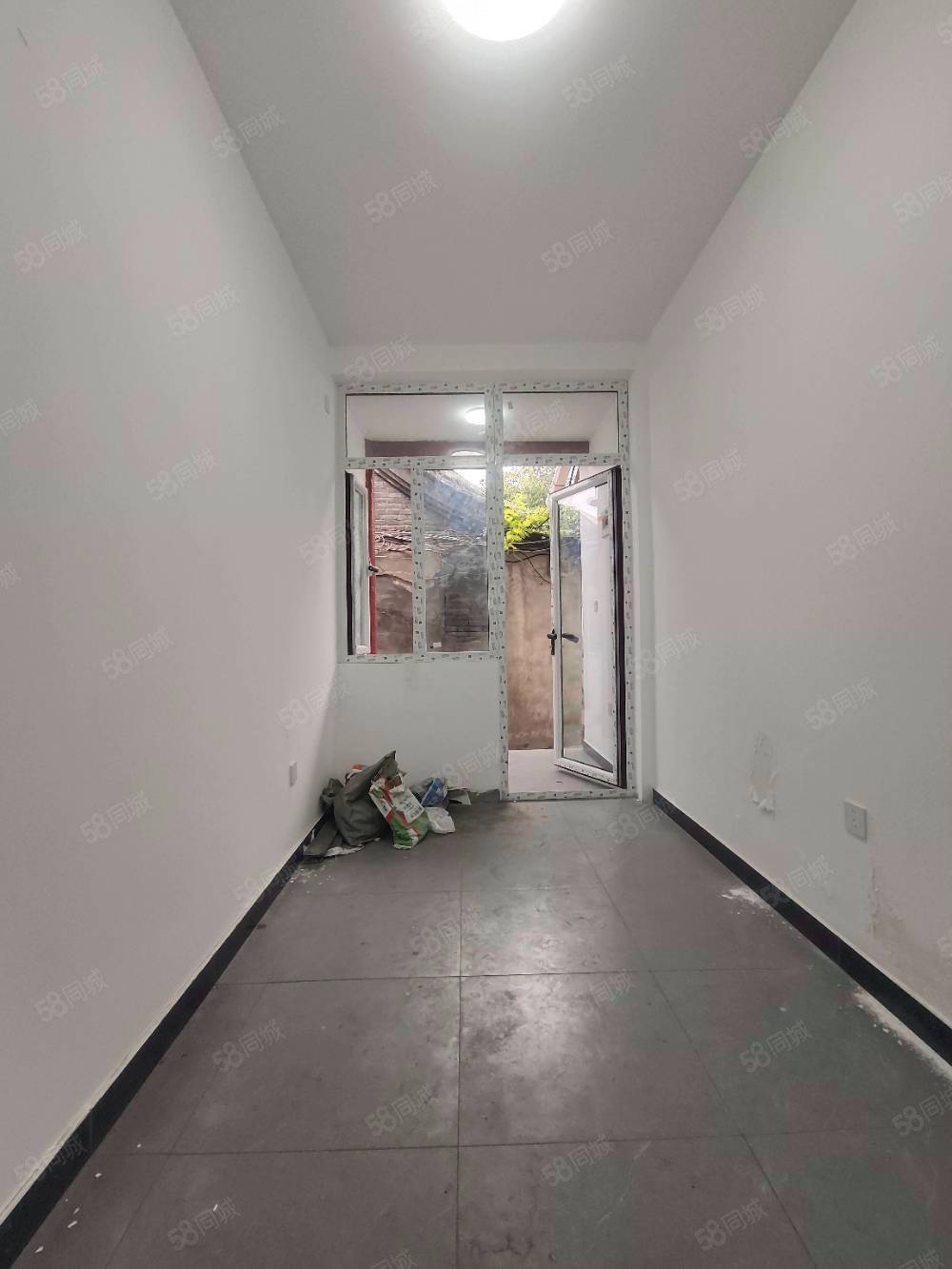 石板胡同小區(qū)1室1廳0衛(wèi)13.55㎡南北170萬