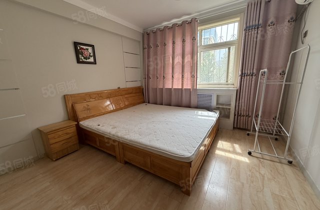 馨苑小区 精装修 正规三室 带储 拎包入住振兴路上 七中对过