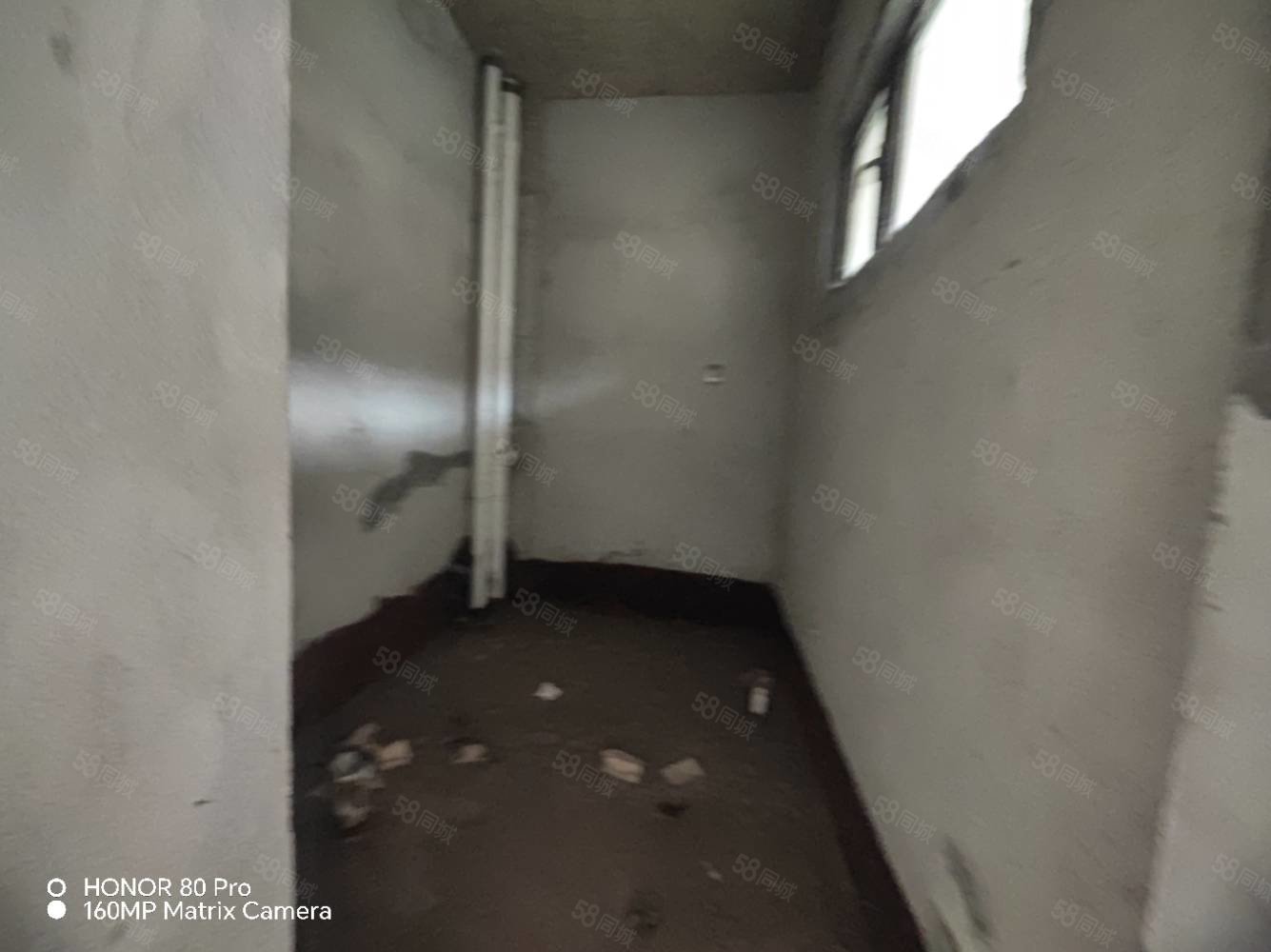 维也纳庄园5室2厅3卫278㎡南北208万