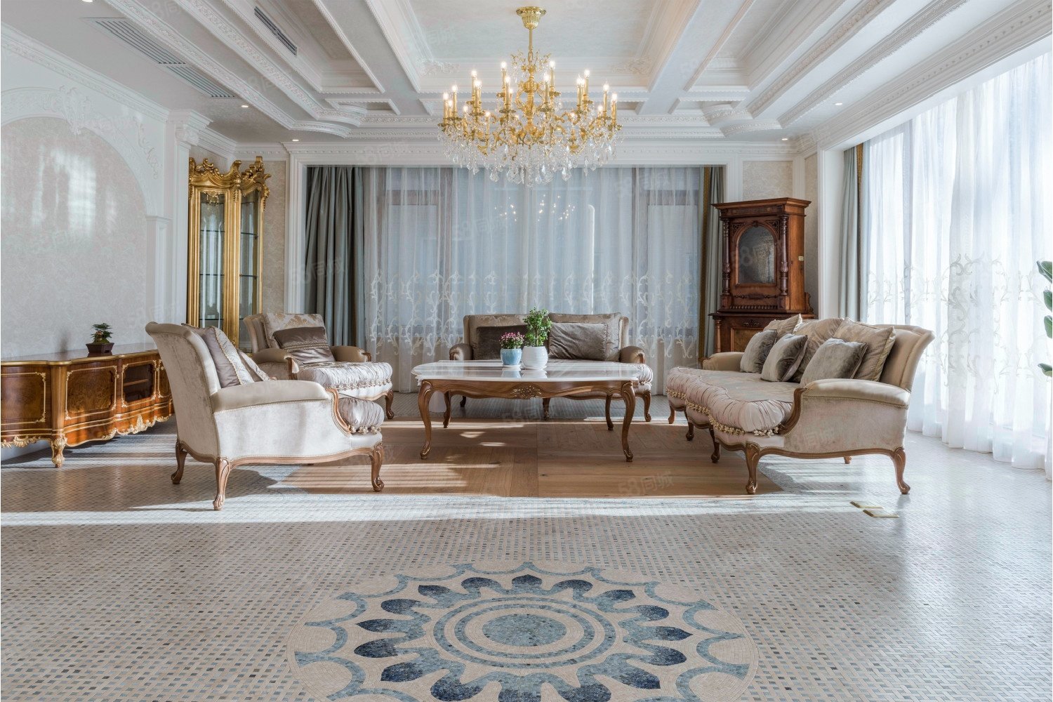 晴翠園5室3廳6衛(wèi)463.07㎡南北6363萬