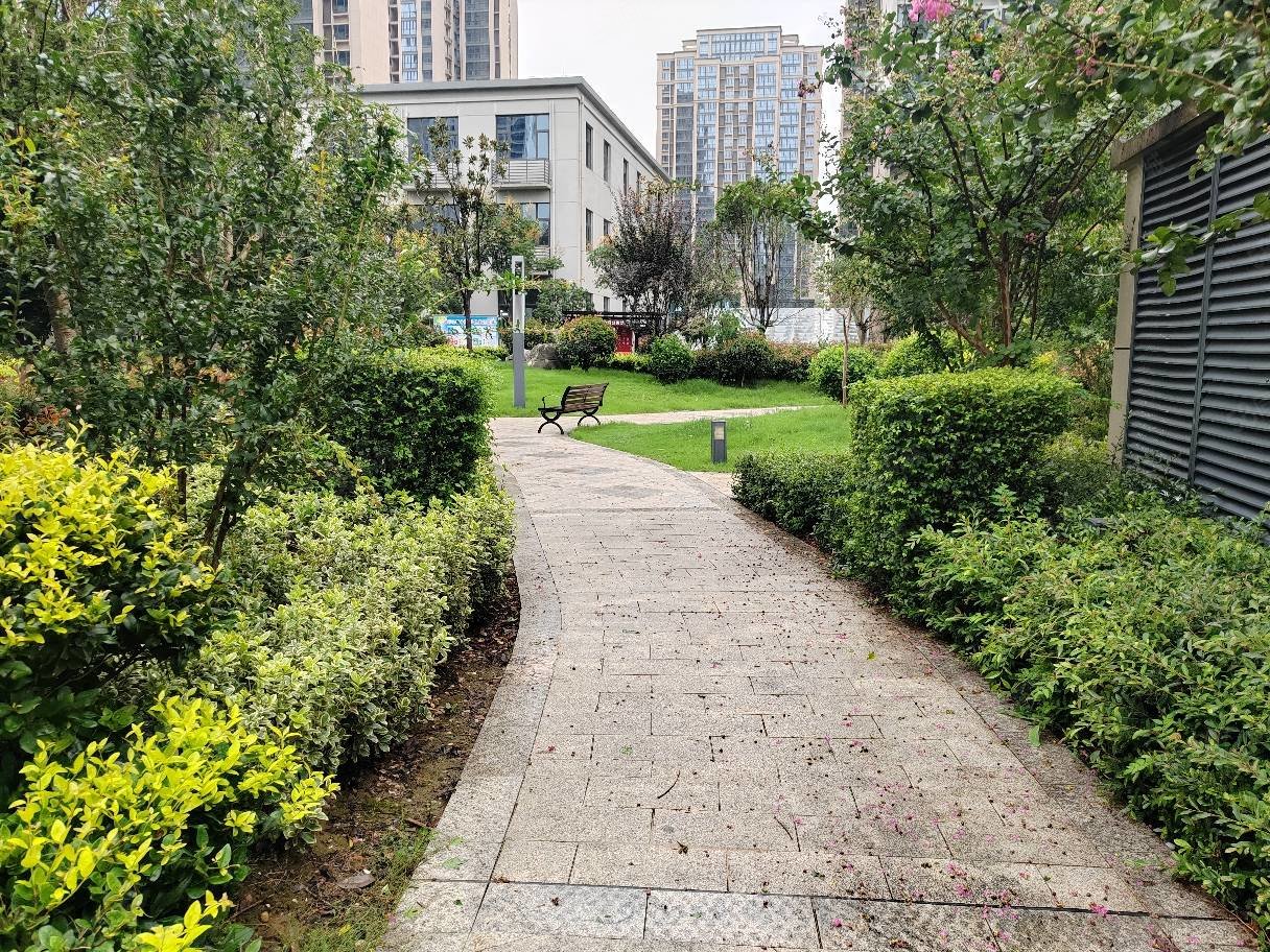 急售现房东襄华府楼层好边户大三房可以看江景