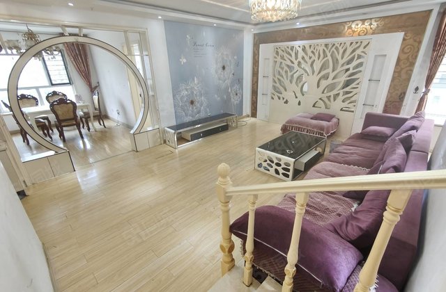 小复式错层 东边户  楼层阿尔卡 花园路上