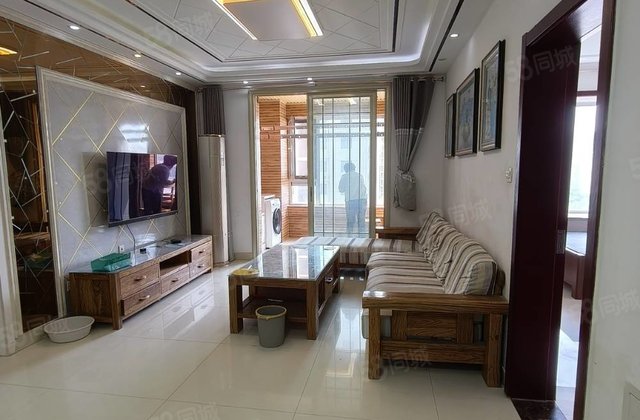 新出昌润莲城元宝户型，三室两卫，带车位地下室，随时看房。