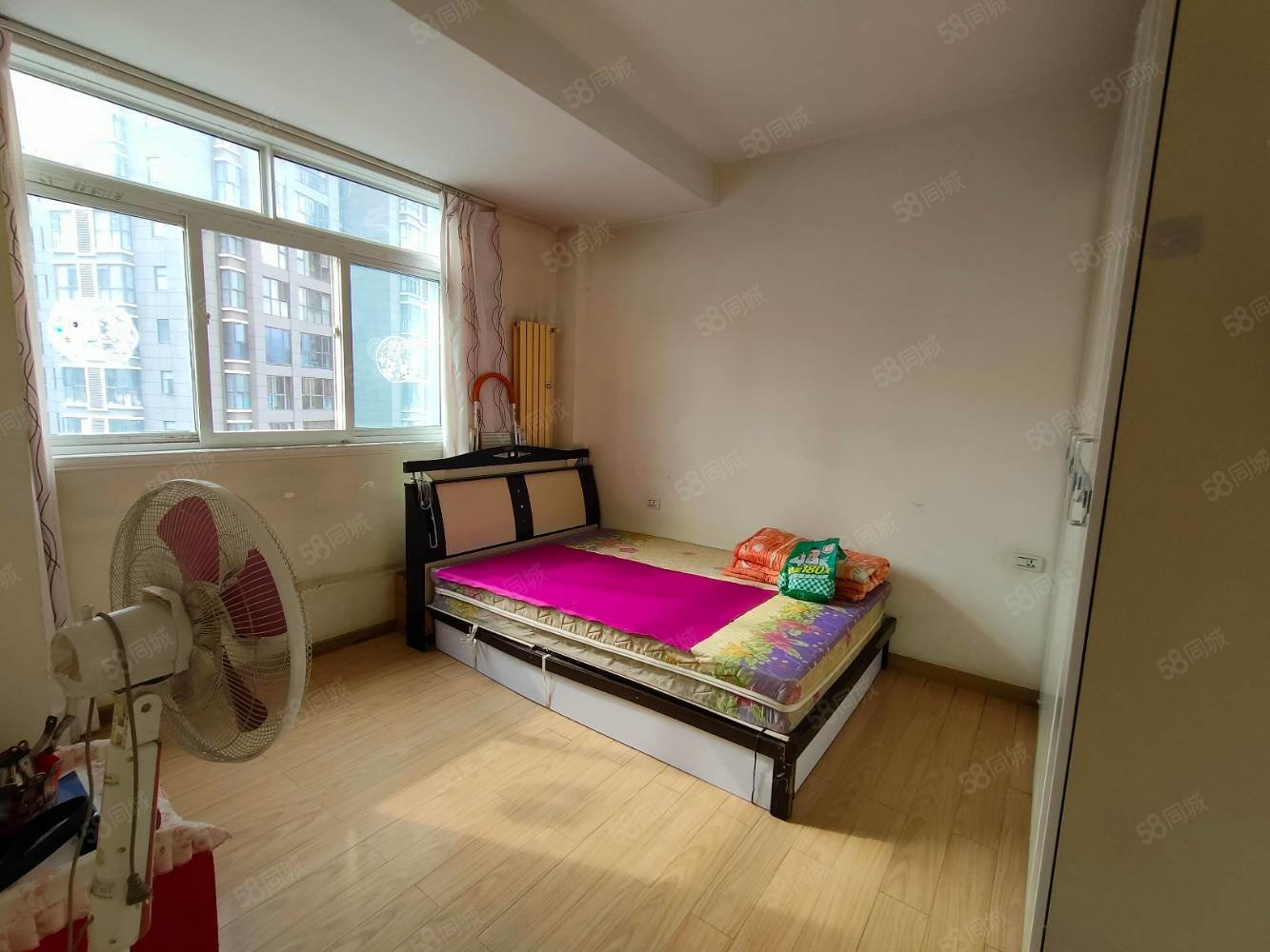 宏发明珠3室2厅1卫115㎡东南55万